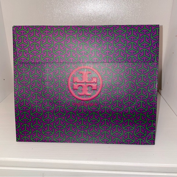 ⭐️FWP Tory Burch Gift Bag - see FWP offer below - Picture 10 of 10